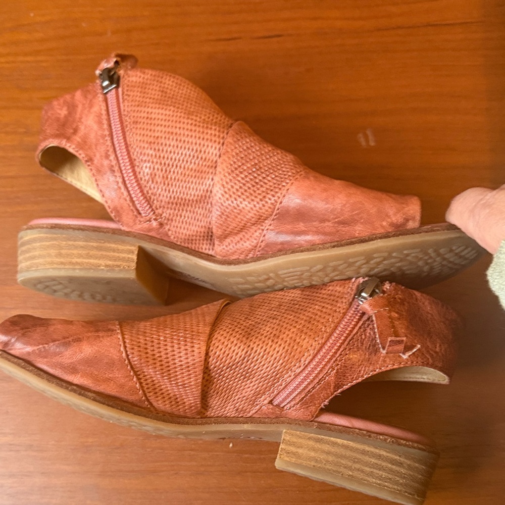 Sale 🌹Sofft Open-Toe Slingback Sandal in Cognac Brown - Picture 5 of 8